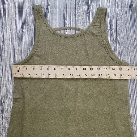 Chaser NWT Sage Green Linen Low Back Tank Top - Picture 7 of 9